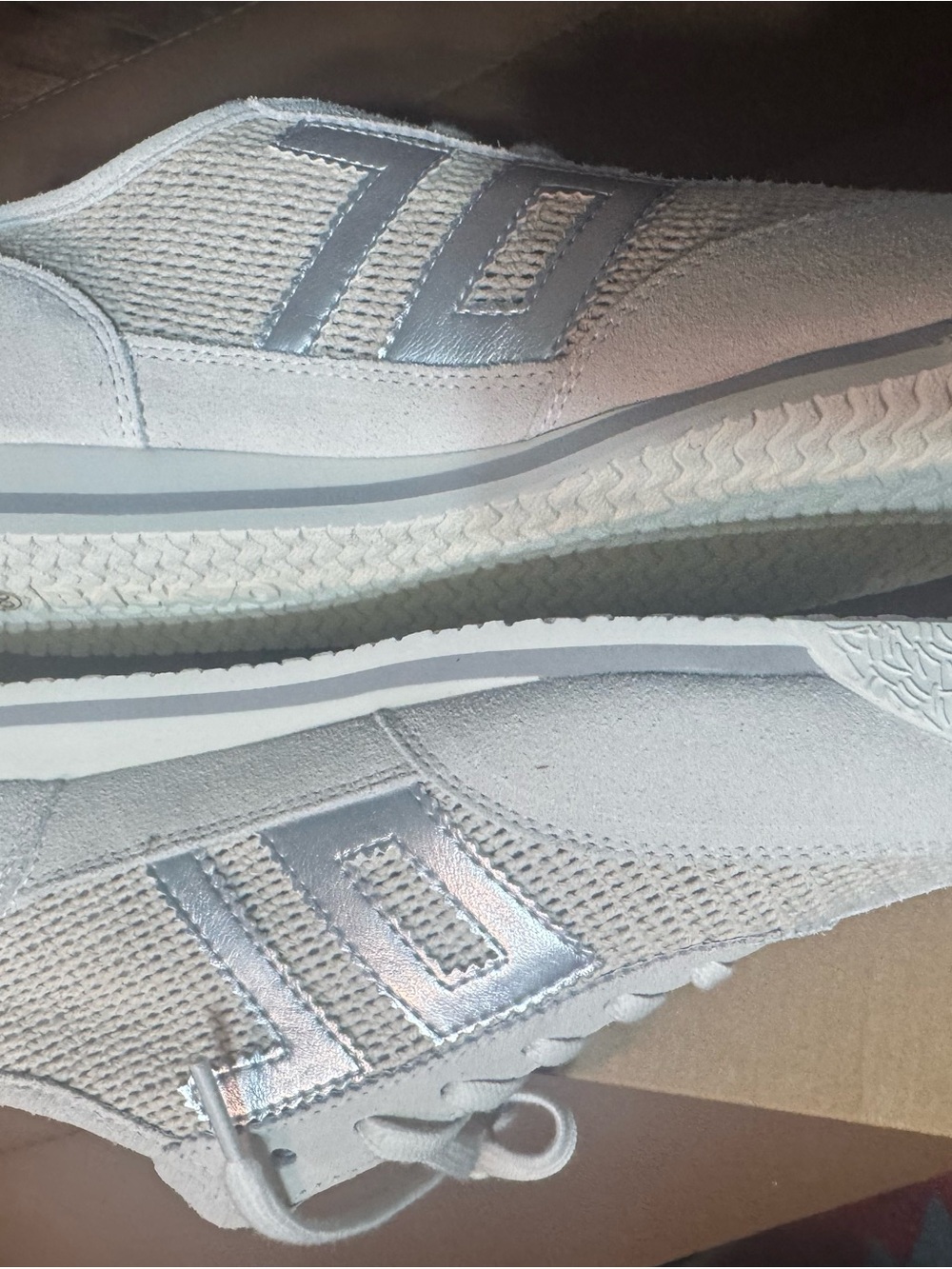 Back 70 Sneakers - Picture 6 of 7